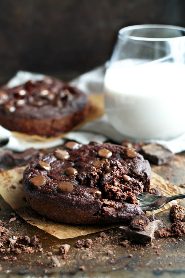 Deep-Dish-Double-Chocolate-Breakfast-Cookies