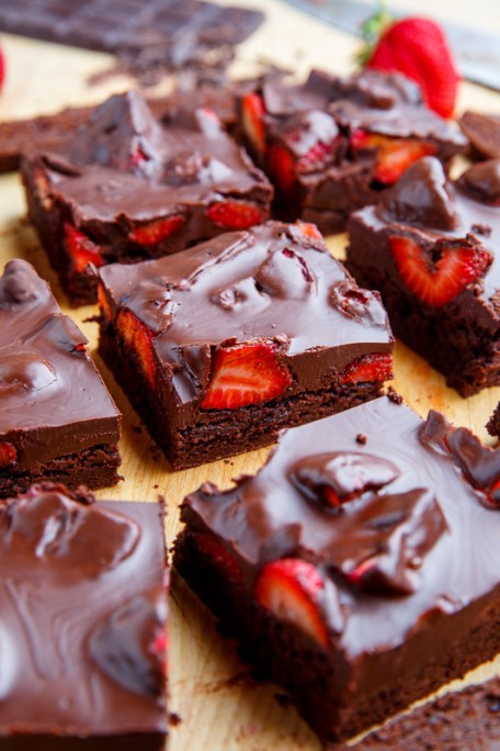 Chocolate Covered Strawberry Brownies 800 2536