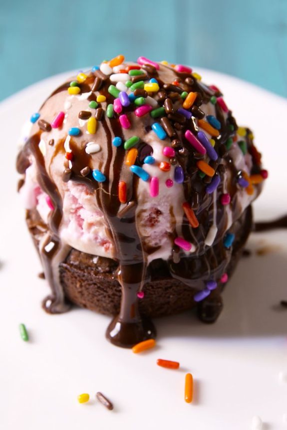 brownie cup sundae