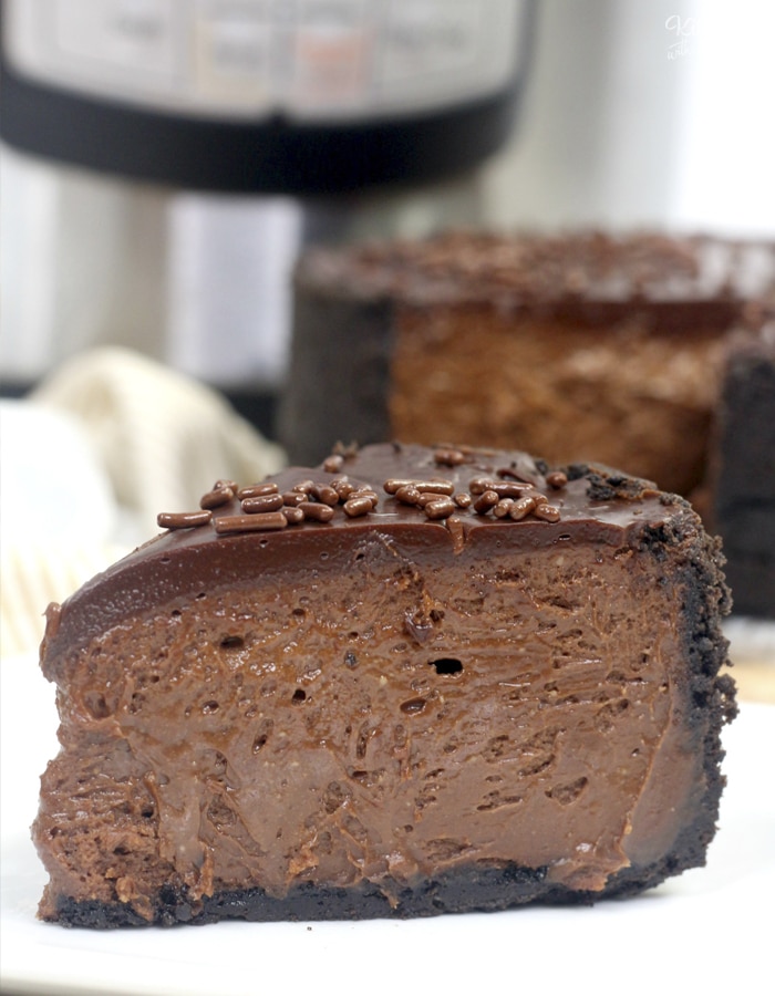 Instant-Pot-Chocolate-Cheesecake-1